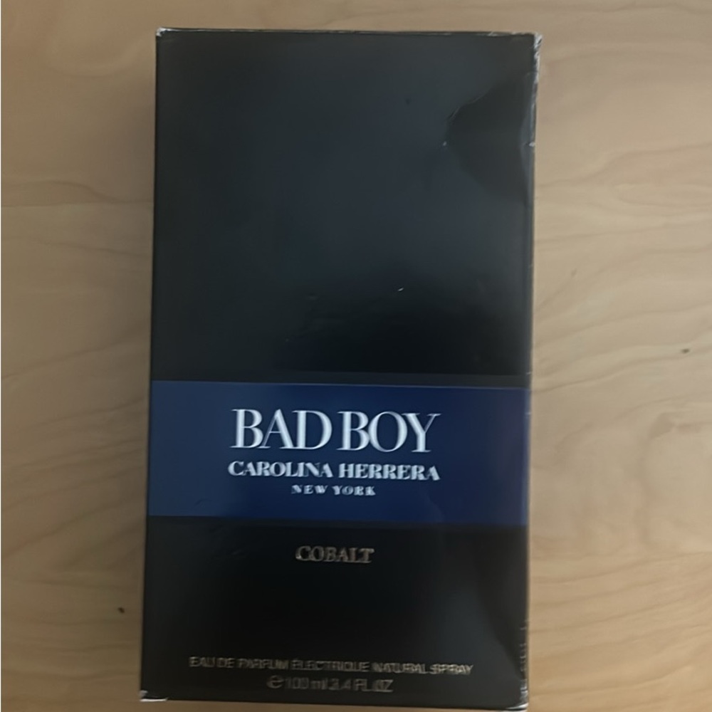Carolina Herrera Fragrance Box in Black